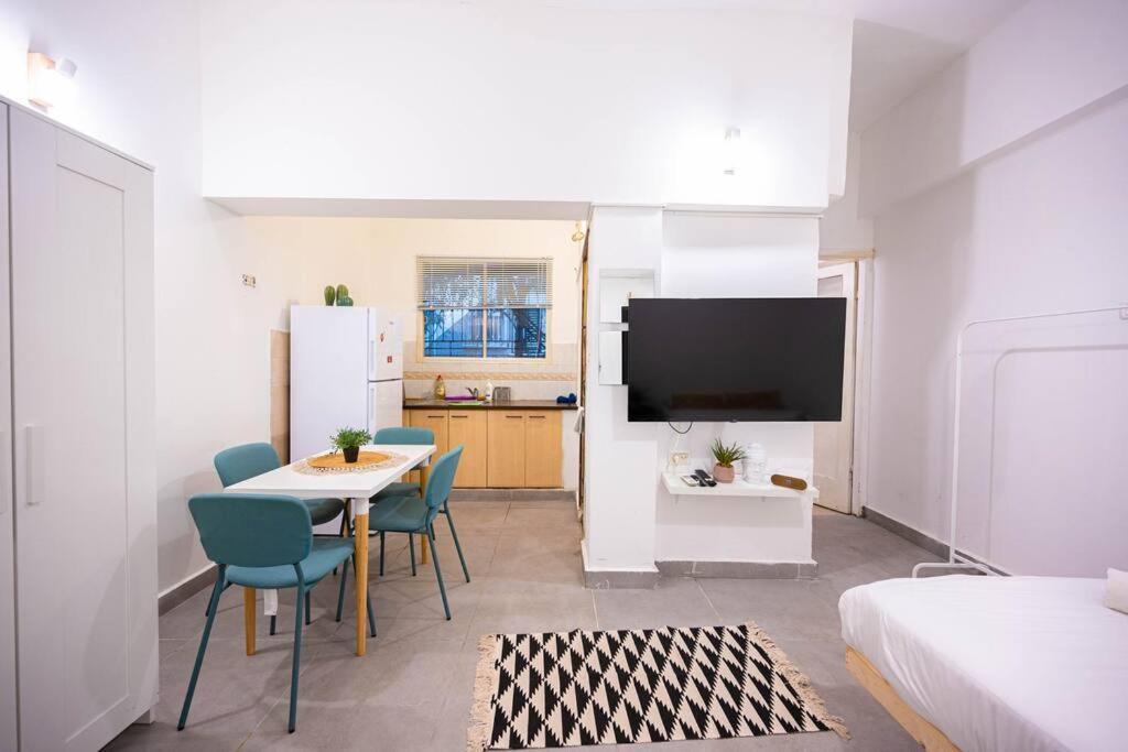 תל אביב Studio Apartment In Ben Yehuda Cozy And Convinent מראה חיצוני תמונה
