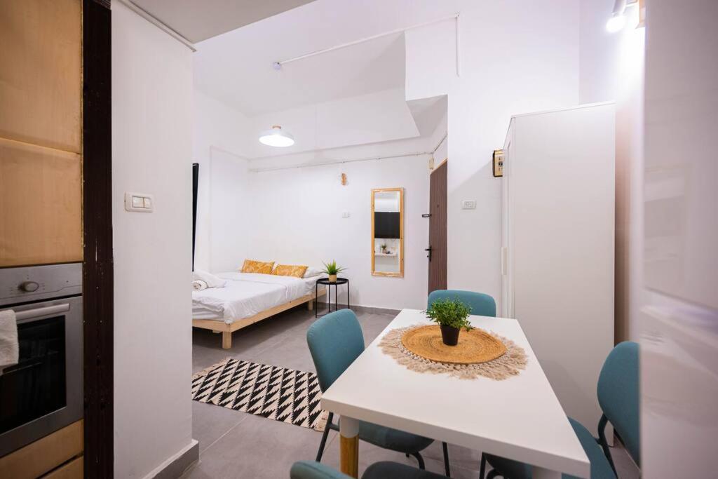 תל אביב Studio Apartment In Ben Yehuda Cozy And Convinent מראה חיצוני תמונה
